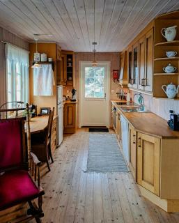 Beach Cabin With Views Over Sogndalstrand - 7