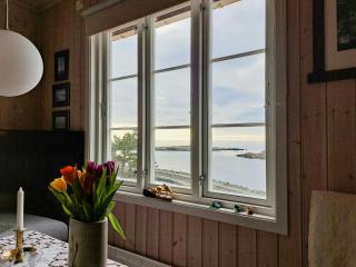 Beach Cabin With Views Over Sogndalstrand - 4