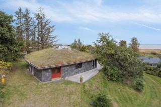 Scenic 2025 Summer House With Sea View - 8