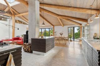 Scenic 2025 Summer House With Sea View - 5