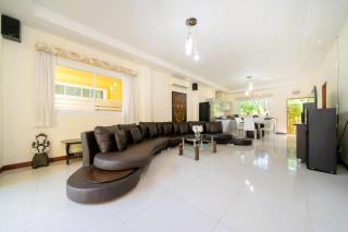 Mediteranean style 3 BR Pool Villa Platinum with garden - 2
