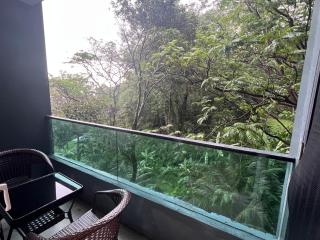 EMERALD TERRACE CONDOMINIUM 5th Floor New York Garden view-King Size BED Sleeps 2-by PSR - 5