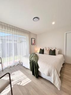 Cure Guest Suite - The Meadows - 0