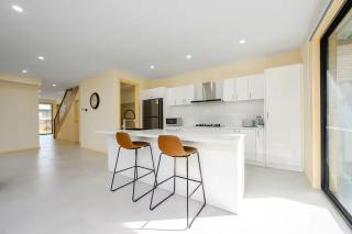 Fantastic Large Family Home, 6 Mins to Melbourne Airport - 3