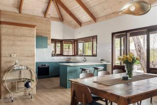 Pepperstone Retreat - Newly Renovated 5BR Home! - 0