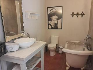 Villa ChoCoLatt Guest House and Porta Taverna Restaurant - 5