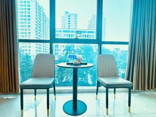 Crowne Plaza Hotel - 1