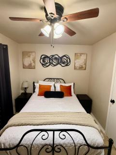 La Casa Contenta - Stylish Casita Near Downtown, Fort Bliss and Hospitals - 6