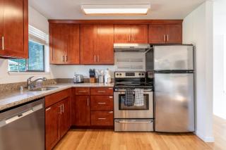 Pet-friendly 4BR Seattle Retreat with Fenced Yard - 7