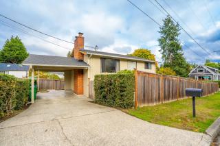 Pet-friendly 4BR Seattle Retreat with Fenced Yard - 6