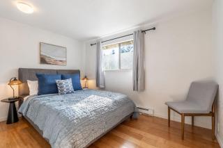 Pet-friendly 4BR Seattle Retreat with Fenced Yard - Seattle - 6