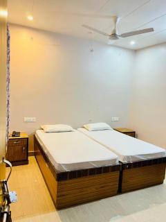 Hotel Krishna Gorakhpur - 1