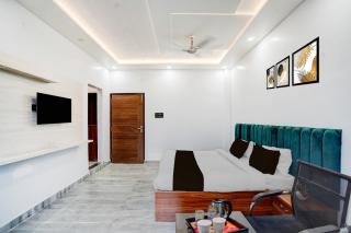 Super Hotel O Hanuman Gadi Formerly Alankar Lawn - 0