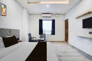 Super Hotel O Hanuman Gadi Formerly Alankar Lawn - 1