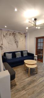 Cheltenham town centre with parking space - 7