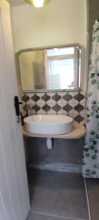 Cheltenham town centre with parking space - 5