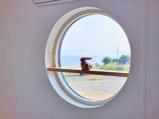 「淡路島一棟貸宿　野うさぎ 」高台から海を望む貸別荘！2023年新築離れの素泊まり - 2