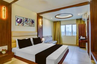 Super Townhouse Zero Mile Gandhi Setu Formerly Classic Court - 3