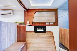 Super Townhouse Zero Mile Gandhi Setu Formerly Classic Court - 9