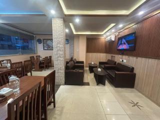 Hotel White Palace Airport Kathmandu - 1