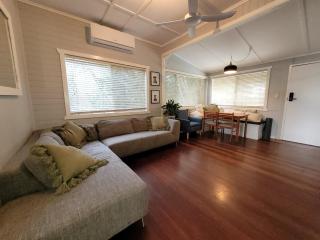 Tweed River Waterfront Cottage - 2