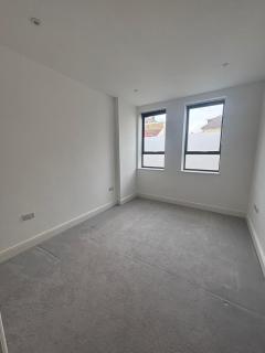 Luxury Ground Floor Seaview 2 Bedroom Apartment - 4