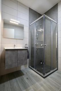 St Paul's Apt Distant SeaViews - 4