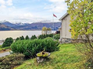 8 person holiday home in EIDSVÅG - 5
