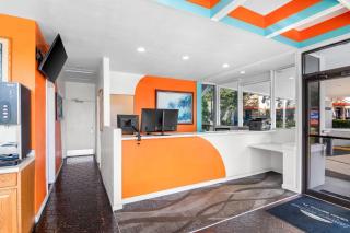 Howard Johnson by Wyndham Vero Beach / Downtown - 1