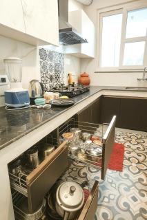 Sukoon Retreat modern 1bhk private Apartment Mountain View free parking - 4