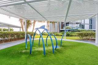 3BR Luxury Stay with Maid Room and Views of Ain Dubai & Sea - 6