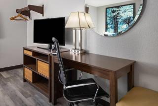 Super 8 by Wyndham Latham - Albany Airport - 2