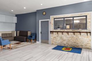 Super 8 by Wyndham Fort Wayne - 7