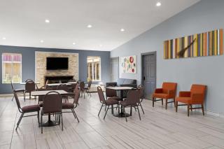 Super 8 by Wyndham Fort Wayne - 5