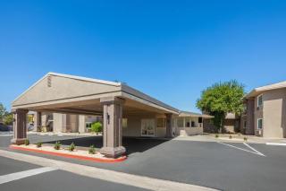 Ramada by Wyndham Merced - 9