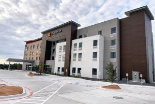 La Quinta Inn & Suites by Wyndham Eagle Pass - 0