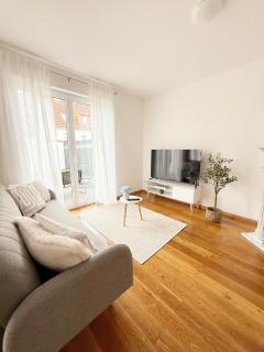 Luxuriöse Ferienvilla mit Garten, Gaming Zone & Netflix - 6