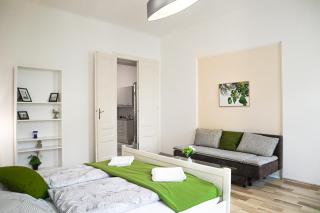 Modern 2BR Shared Apt Very Central - 9