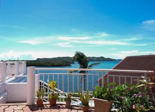 Balai Isla Entire Hilltop Home - 9