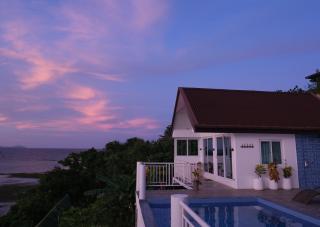 Balai Isla Entire Hilltop Home - 7