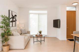 Family-Ready 2BR Apartment in Prime Location - 4