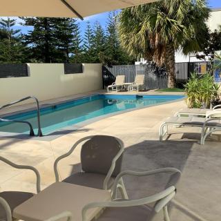 Burleigh Heads Oceanfront Retreat - 4