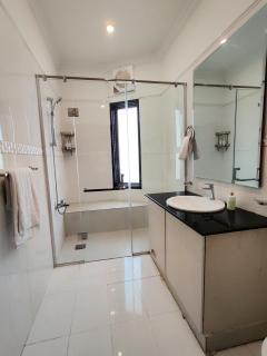 Farmhouse in F-10 ISB Perfect for Families Groups - 5