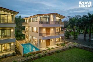 StayVista at Mount Bliss with Mountain Views, AC, WiFi - 0