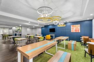 Spark by Hilton Green Bay - 5