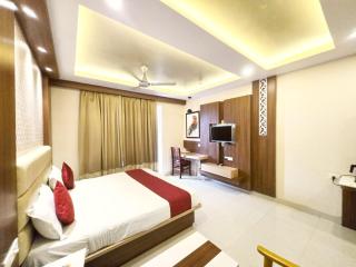 SEA VIEW-TEMPLE VIEW from rooftop- Near Swargadwar Sea Beach - Bengali market -HOTEL KUBER PALACE- PURI - Lift-Parking - Restaurant - Best Hotel In Puri - 7