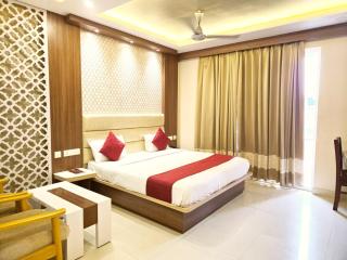 SEA VIEW-TEMPLE VIEW from rooftop- Near Swargadwar Sea Beach - Bengali market -HOTEL KUBER PALACE- PURI - Lift-Parking - Restaurant - Best Hotel In Puri - 9