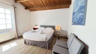 Jolie maison avec parking et jardin au cœur de Loix - 1