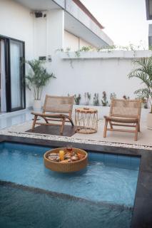 3 mins from Batu Bolong Beach, Villa Mas 1 - 7