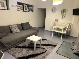 CHAMBRE PRIVE PROCHE de LA GARE SNCF - 9